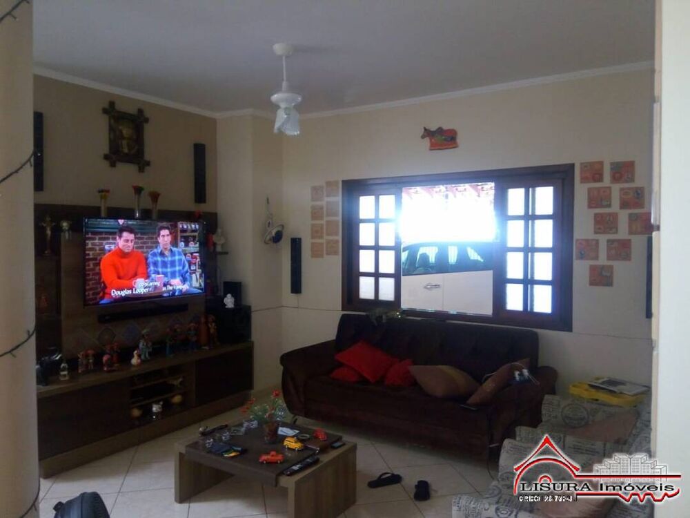 Casa, 3 quartos, 180 m² - Foto 1