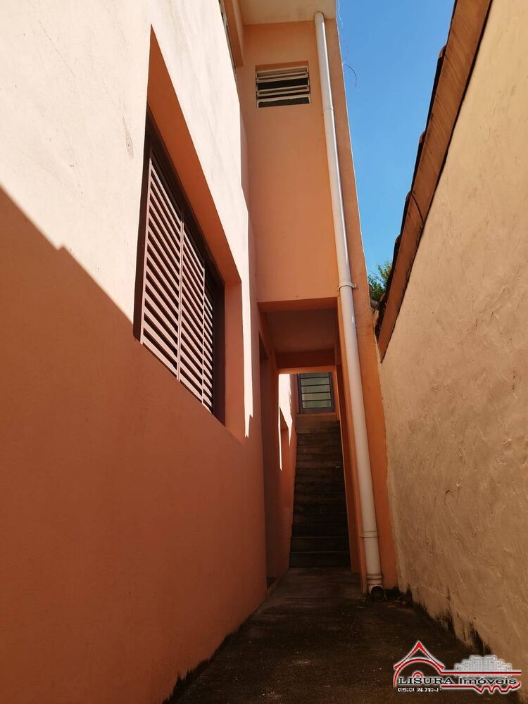 Casa à venda com 4 quartos, 188m² - Foto 2