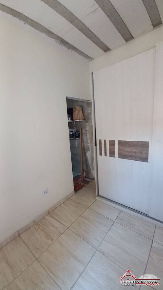 Casa à venda com 2 quartos, 125m² - Foto 2