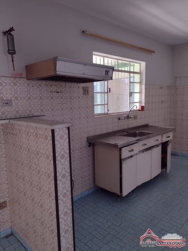 Casa à venda com 3 quartos, 250m² - Foto 4