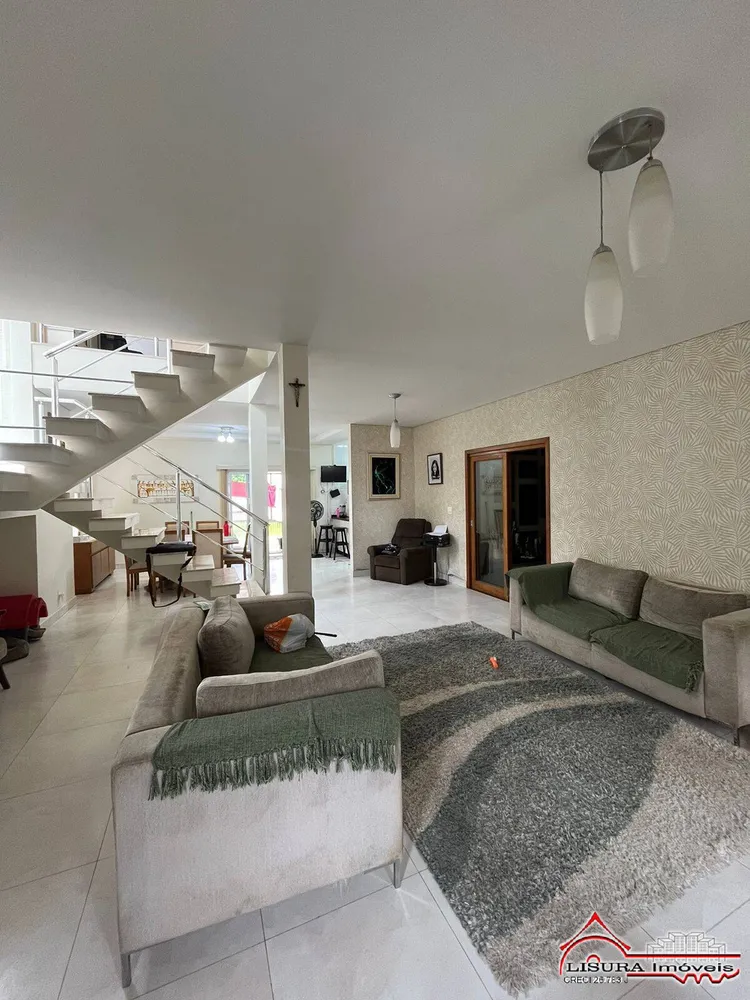 Casa, 3 quartos, 240 m² - Foto 1