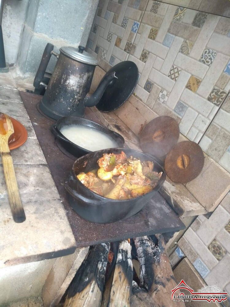 Chácara à venda com 2 quartos, 2250m² - Foto 2