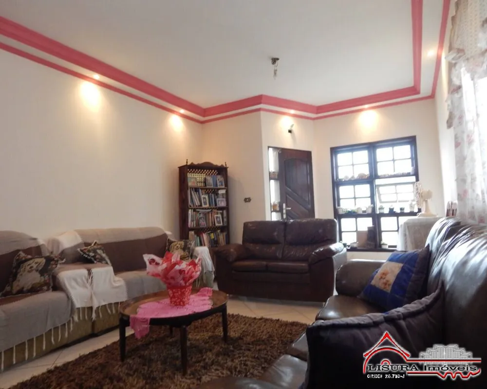Casa, 3 quartos, 234 m² - Foto 1