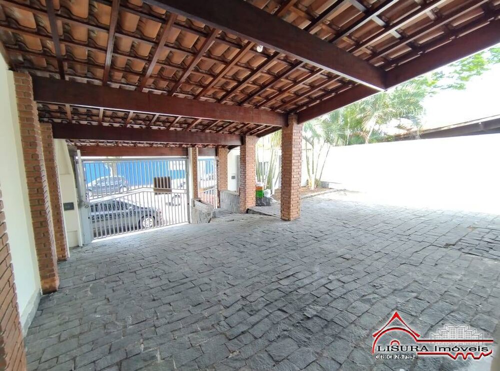 Casa à venda com 4 quartos, 220m² - Foto 2