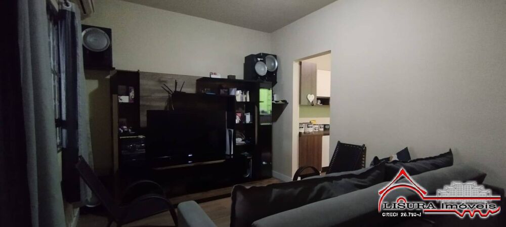 Casa à venda com 2 quartos, 71m² - Foto 1
