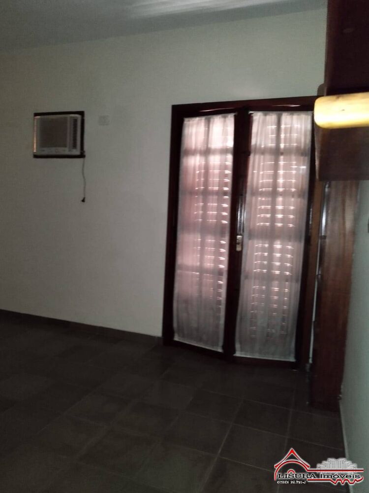 Casa à venda com 9 quartos, 600m² - Foto 2