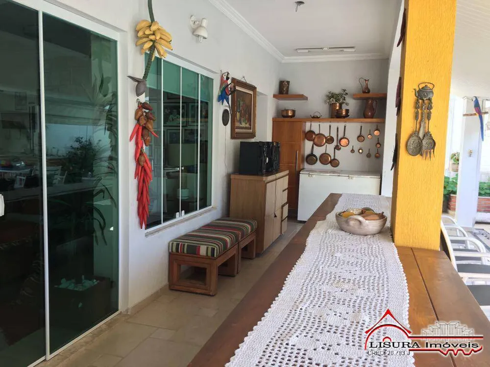 Casa, 4 quartos, 207 m² - Foto 1