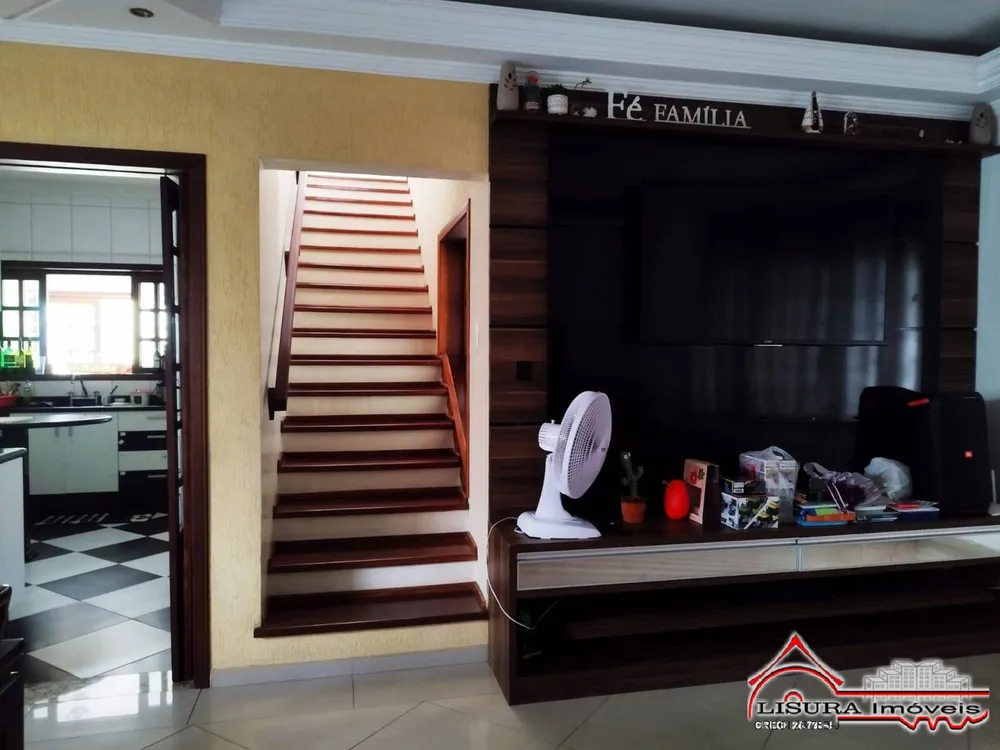 Casa, 3 quartos, 240 m² - Foto 1