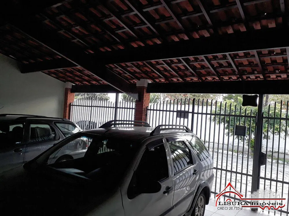 Casa, 4 quartos, 215 m² - Foto 1
