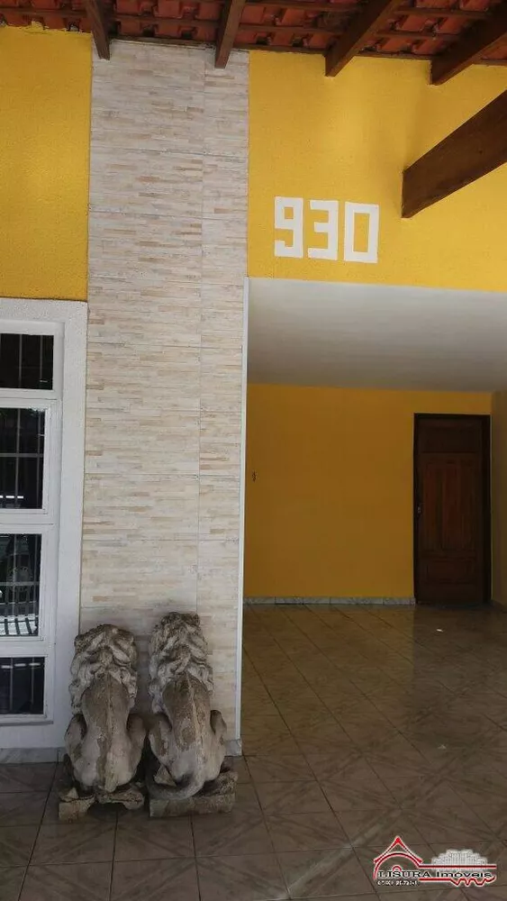 Casa à venda com 3 quartos, 204m² - Foto 2