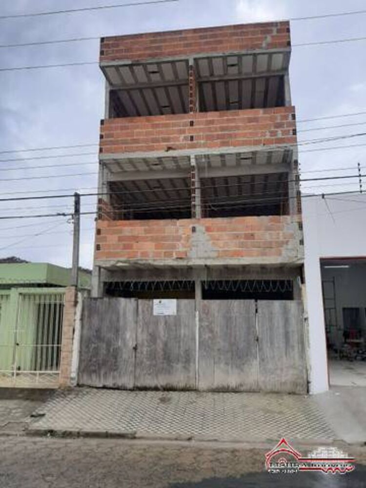 Casa à venda com 5 quartos, 300m² - Foto 1