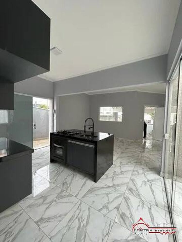Casa à venda com 3 quartos, 160m² - Foto 1