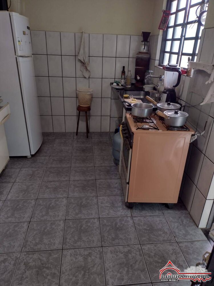Casa à venda com 2 quartos, 75m² - Foto 2
