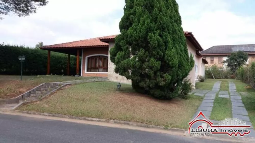 Casa de Condomínio à venda com 5 quartos, 240m² - Foto 1