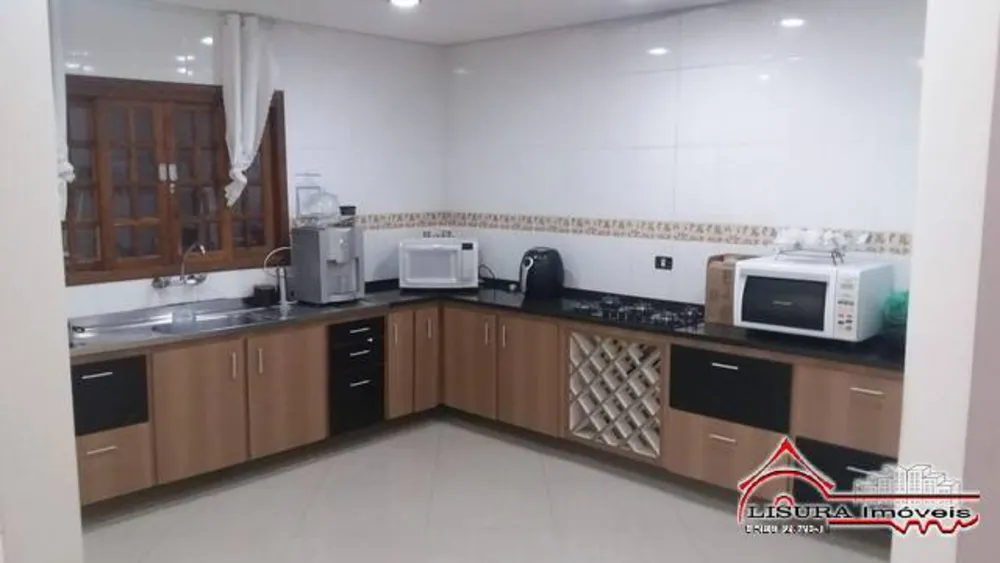 Casa, 4 quartos, 190 m² - Foto 1