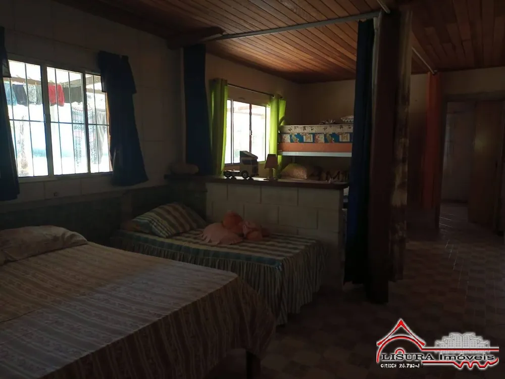 Chácara, 3 quartos, 2250 m² - Foto 1