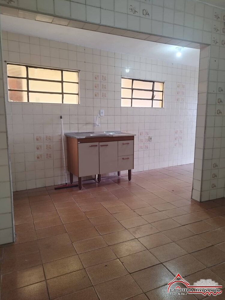 Casa à venda com 2 quartos, 131m² - Foto 2