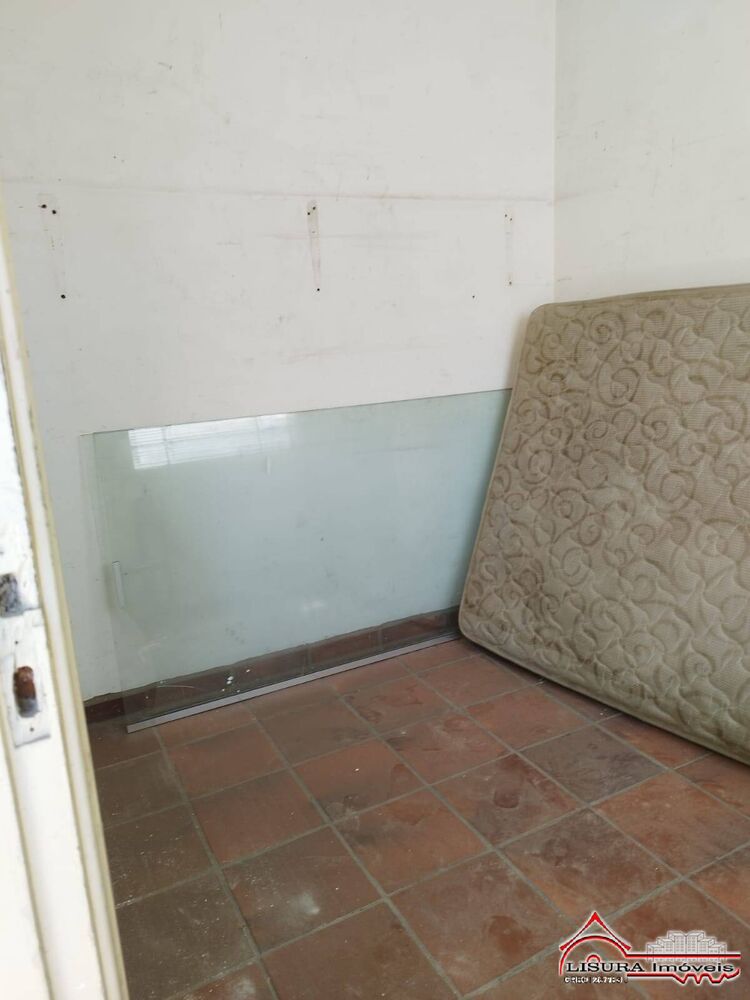 Casa à venda com 2 quartos, 270m² - Foto 2