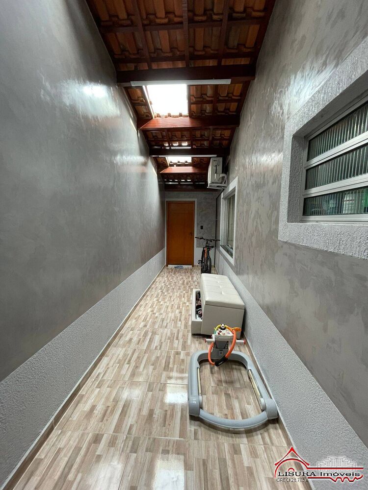 Casa à venda com 4 quartos, 212m² - Foto 4