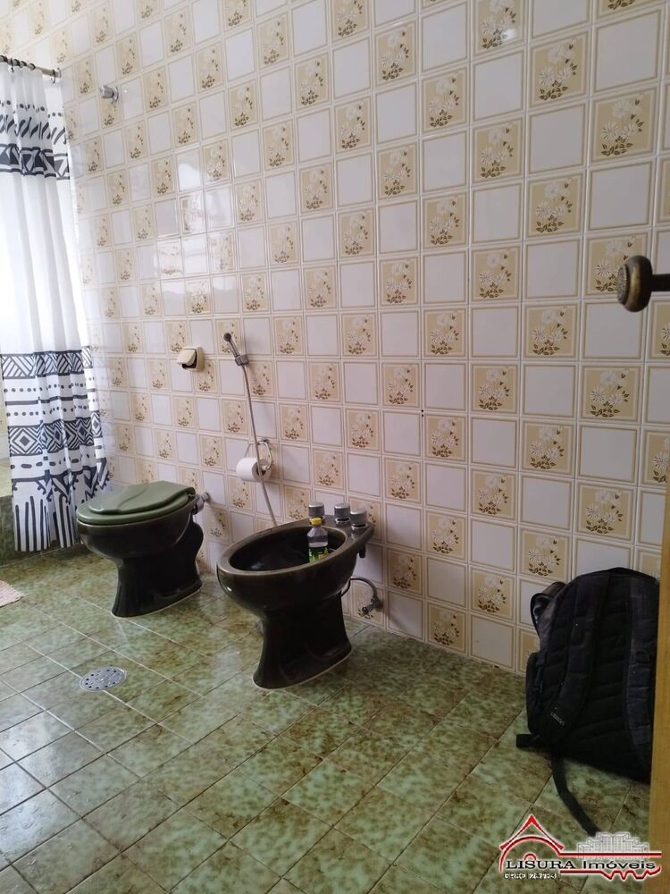 Casa, 3 quartos, 241 m² - Foto 1