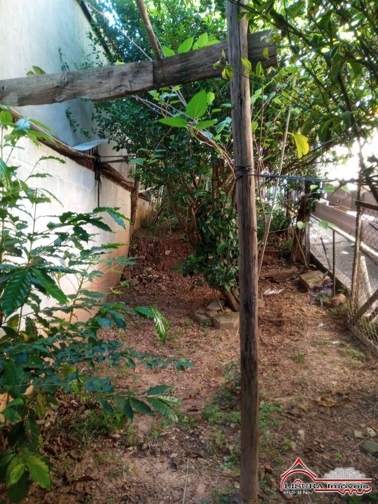 Casa à venda com 4 quartos, 208m² - Foto 4