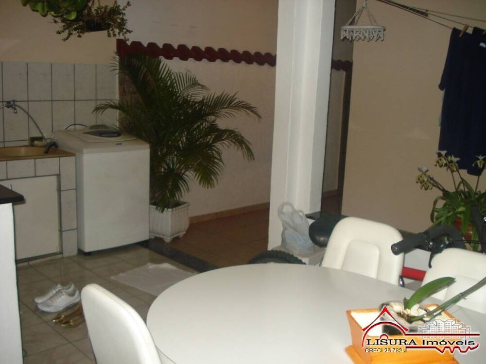 Casa à venda com 2 quartos, 170m² - Foto 8