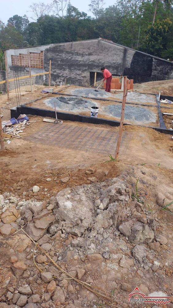 Casa à venda com 1 quarto, 191m² - Foto 2