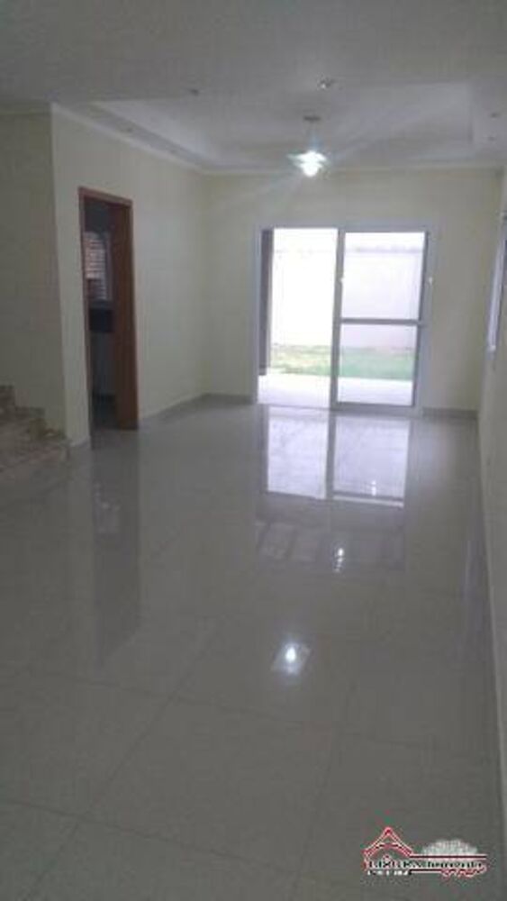 Casa à venda com 3 quartos, 192m² - Foto 2