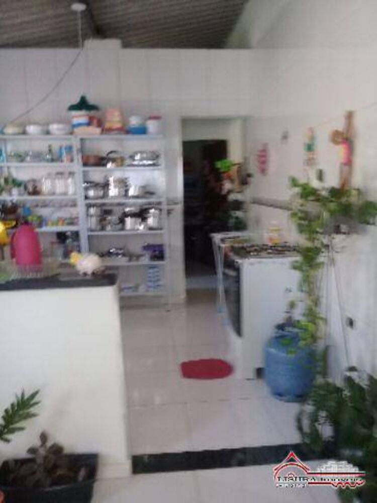 Casa à venda com 1 quarto, 1m² - Foto 2