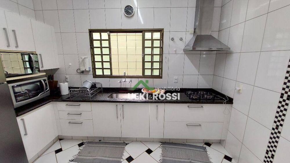 Casa, 3 quartos, 225 m² - Foto 10
