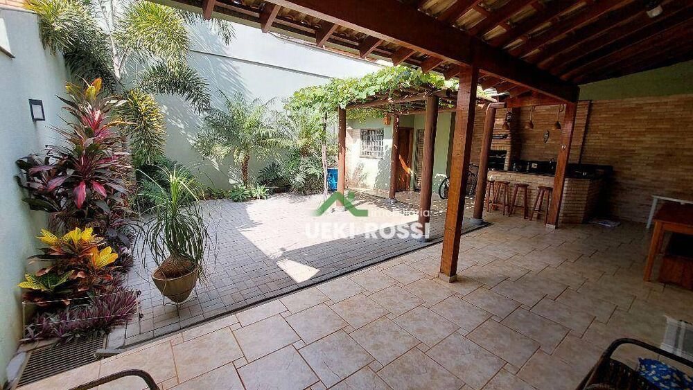 Casa, 3 quartos, 225 m² - Foto 9