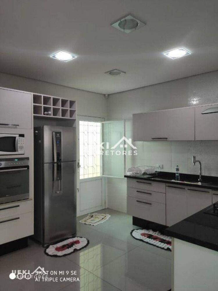 Casa, 3 quartos, 220 m² - Foto 8