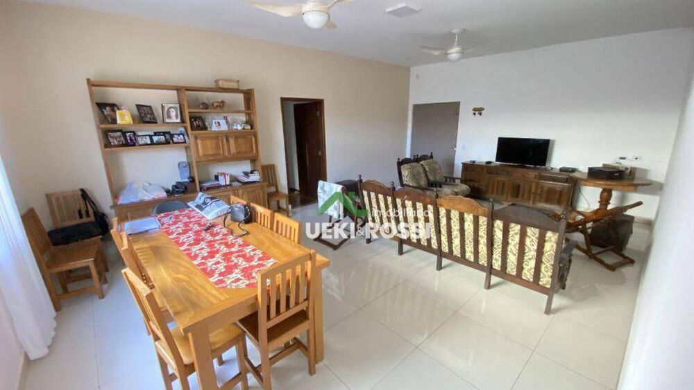 Casa, 3 quartos, 194 m² - Foto 1