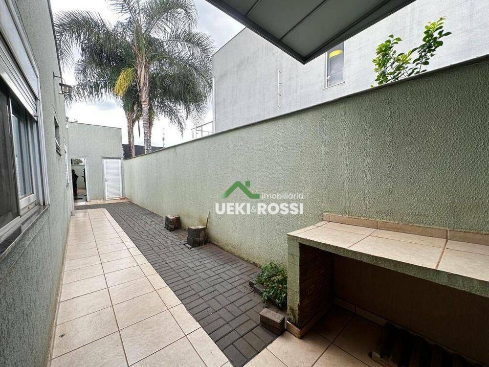 Casa à venda com 4 quartos, 241m² - Foto 4