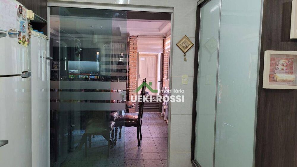Casa à venda com 3 quartos, 280m² - Foto 3