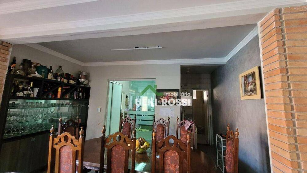Casa à venda com 3 quartos, 280m² - Foto 8