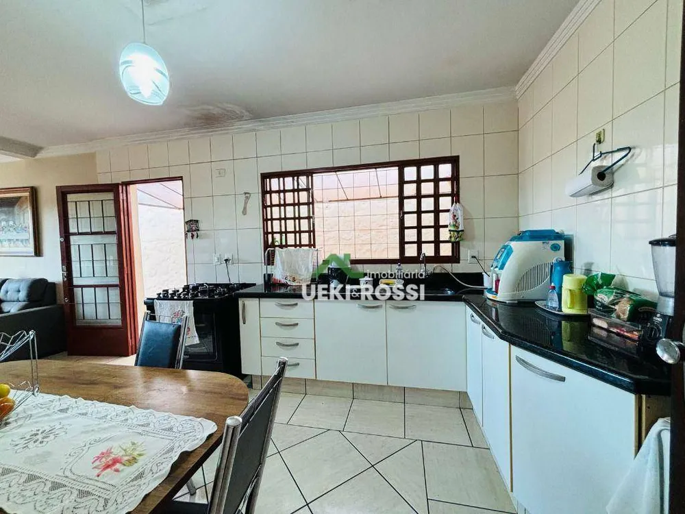 Casa, 3 quartos, 193 m² - Foto 4