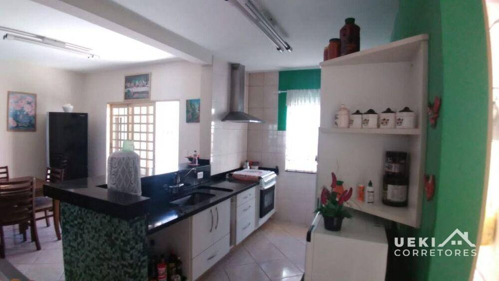 Casa, 4 quartos, 253 m² - Foto 2