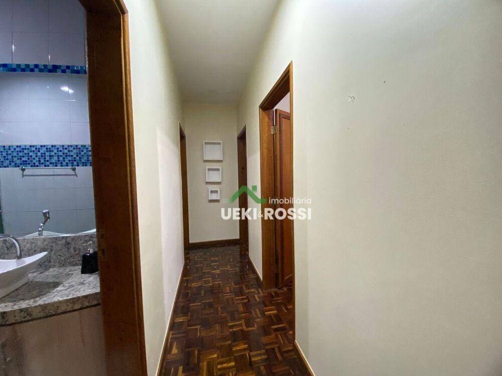 Casa à venda com 3 quartos, 181m² - Foto 3