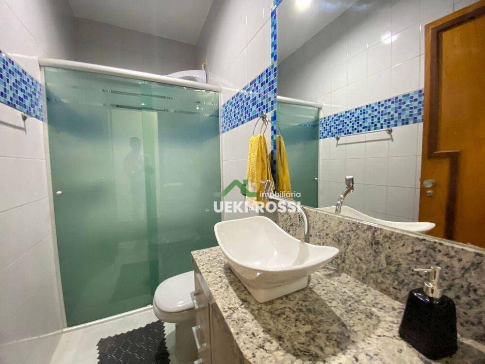 Casa à venda com 3 quartos, 181m² - Foto 4