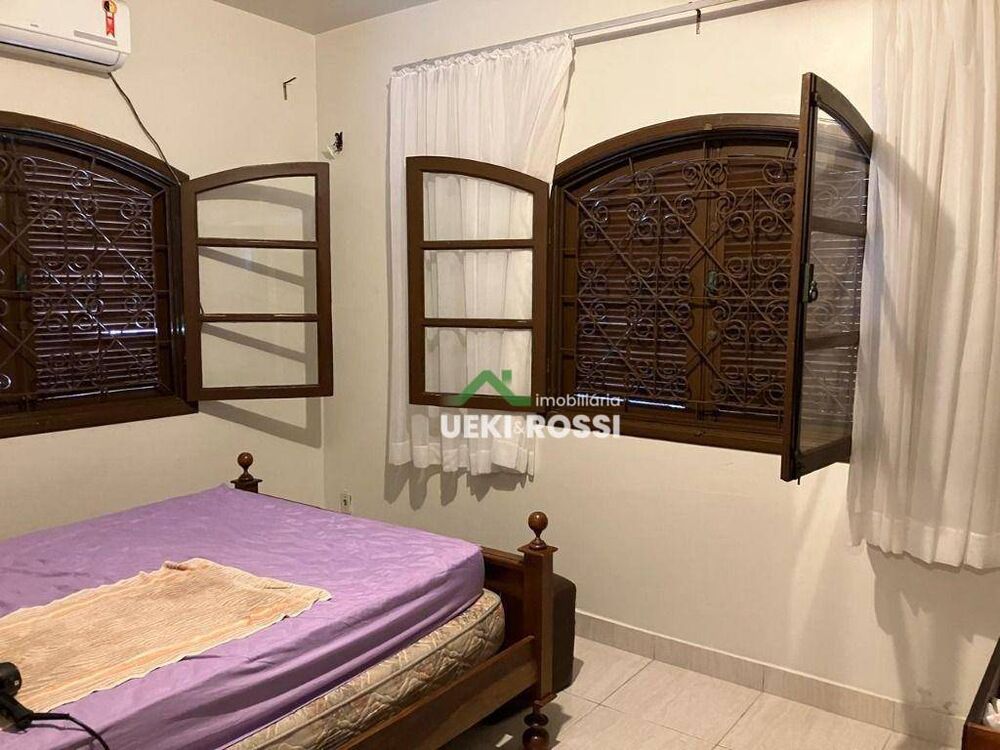 Casa, 4 quartos, 192 m² - Foto 1