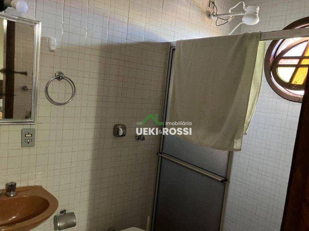Casa, 4 quartos, 192 m² - Foto 2
