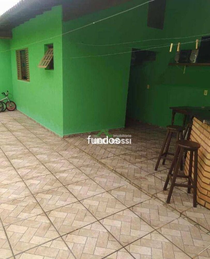 Casa, 3 quartos, 175 m² - Foto 4