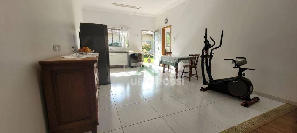 Casa, 3 quartos, 251 m² - Foto 2