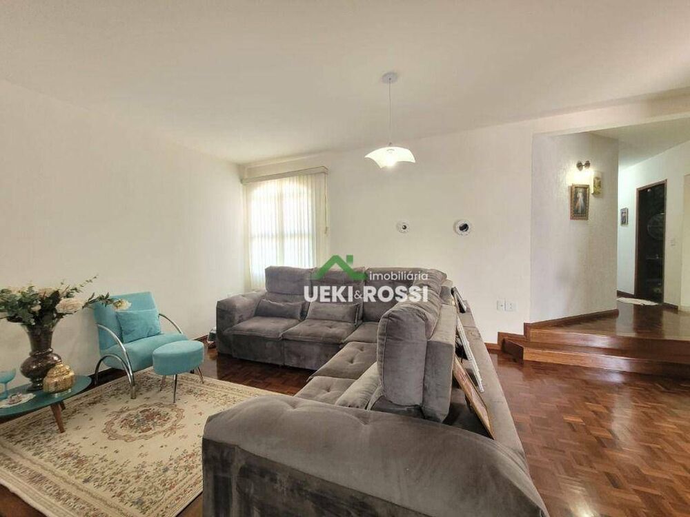 Casa, 4 quartos, 327 m² - Foto 2