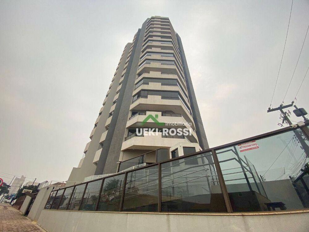 Apartamento à venda com 4 quartos, 224m² - Foto 1