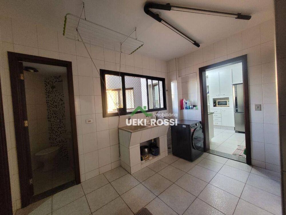 Apartamento à venda com 4 quartos, 224m² - Foto 5