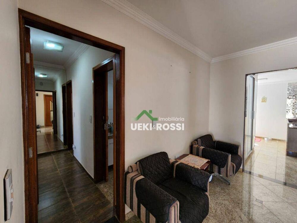 Casa, 3 quartos, 240 m² - Foto 4