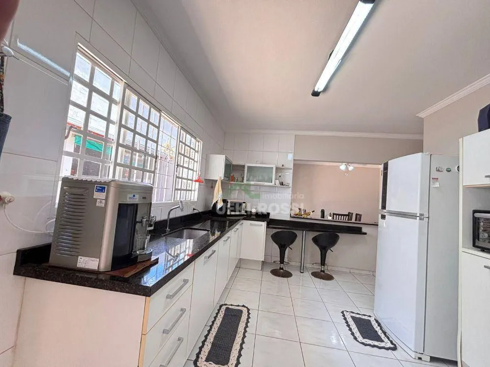 Casa, 4 quartos, 229 m² - Foto 6