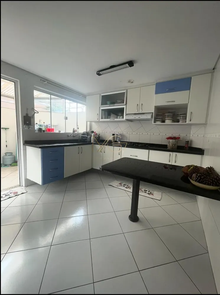 Sobrado, 3 quartos, 202 m² - Foto 2